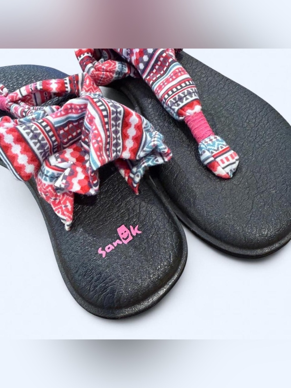 Sanuk Sandals with Pink and Red Aztec Patterned Fabric Straps Size 7
